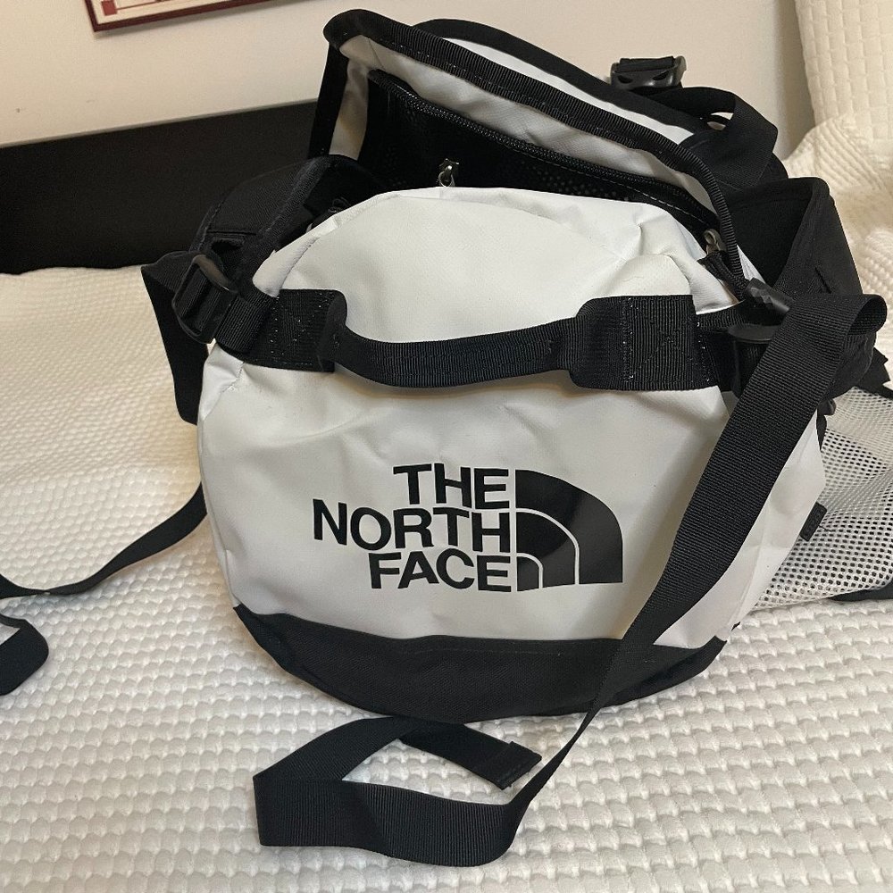 NWOT The North Face Base Camp Duffel XS